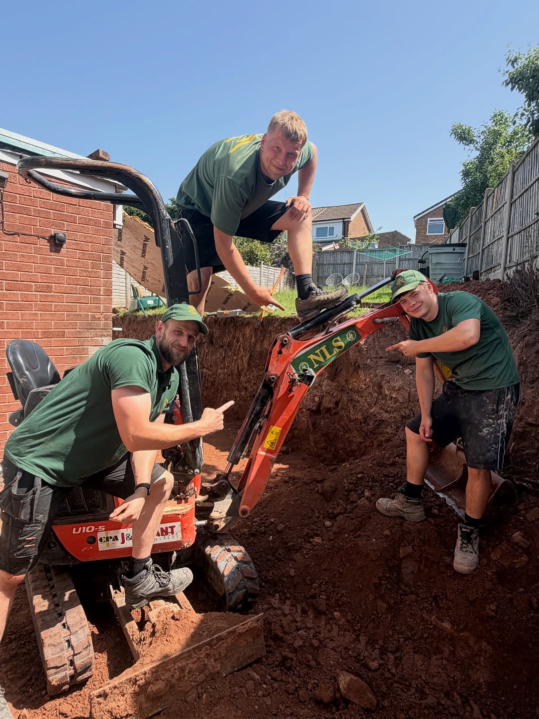 Long-term hire secured on the Kubota 🤝 @jandjplant 

When I say this company don’t miss, I mean it.